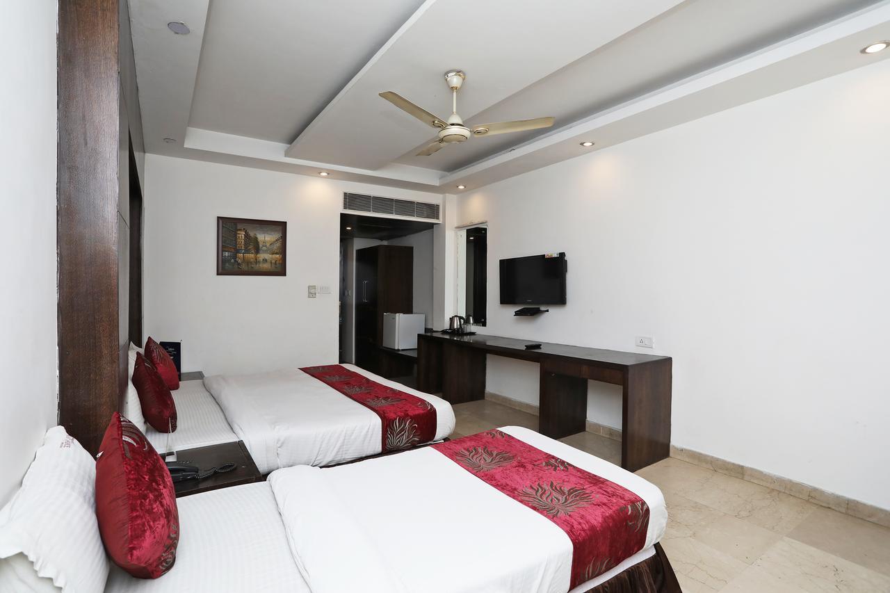 Hotel City Height - Delhi Ncr Id Not Accepted 뉴델리 외부 사진